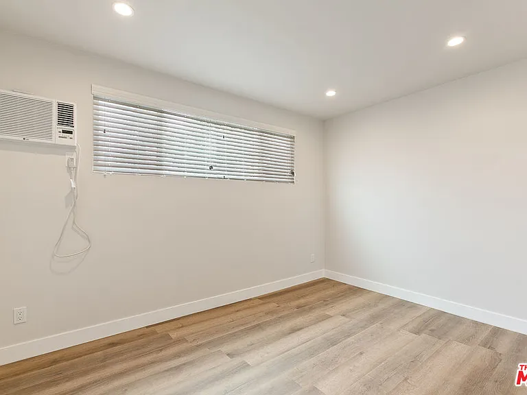 2401 S Sycamore Ave #6 — Photo 13