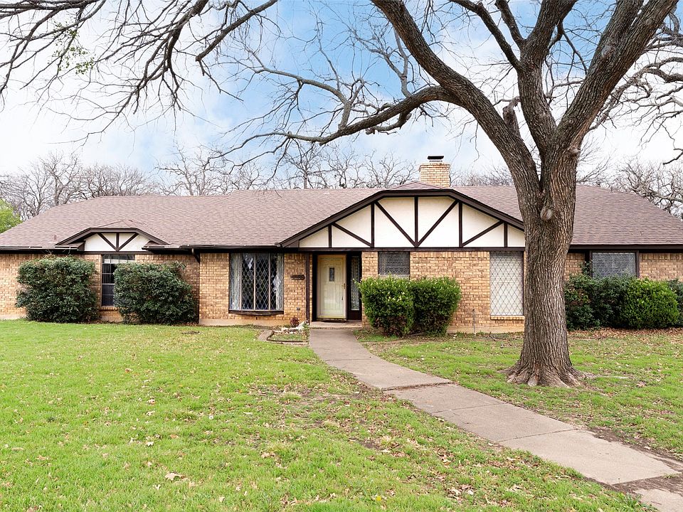 1st image of 549 Greenwood Cir