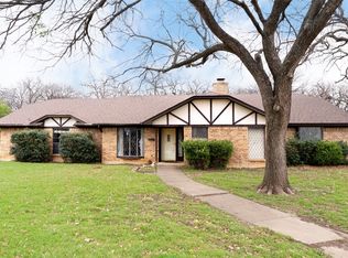 549 Greenwood Cir, Hurst, TX 76053