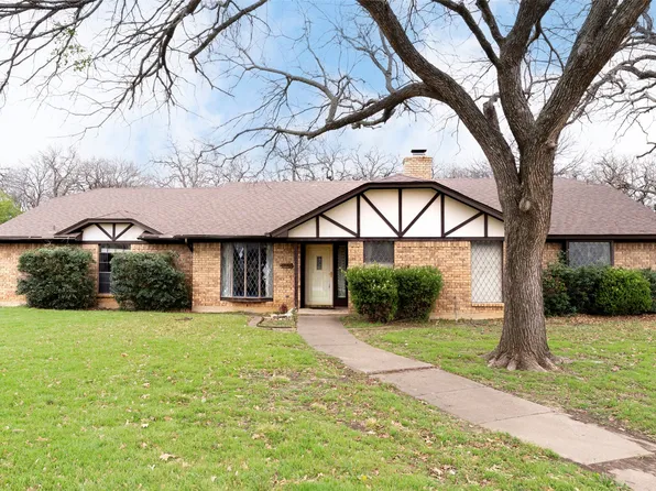 549 Greenwood Cir, Hurst, TX 76053