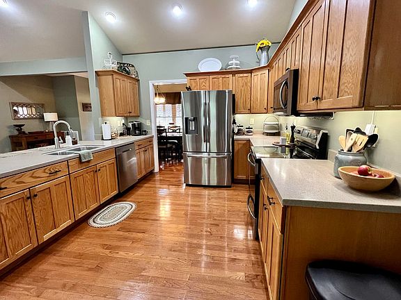 5th image of 172 White Water Run Ln