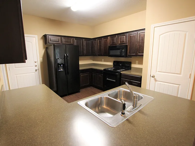 19401 King Ranch Dr — Photo 7