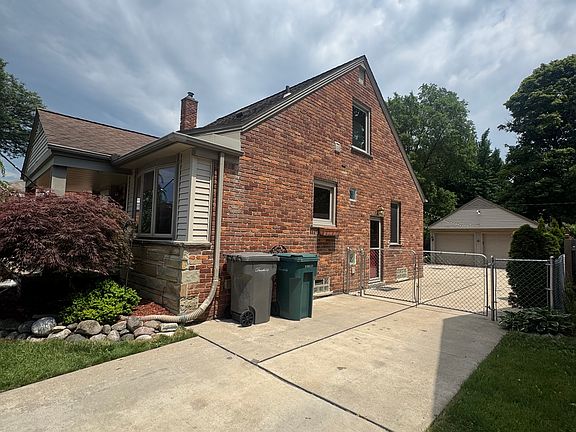 2nd image of 2617 Culver Ave