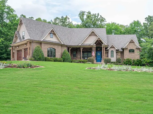 221 River Oaks Dr, Helena, AL 35080