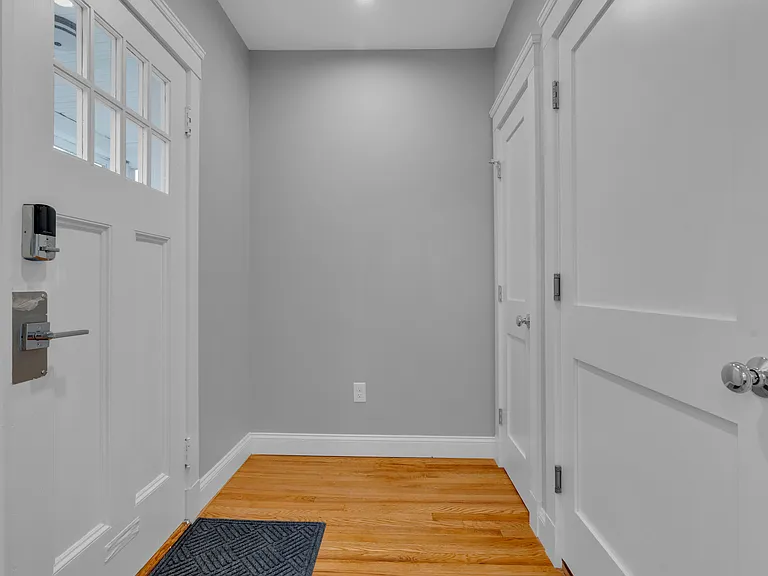 48 Webster St — Photo 3