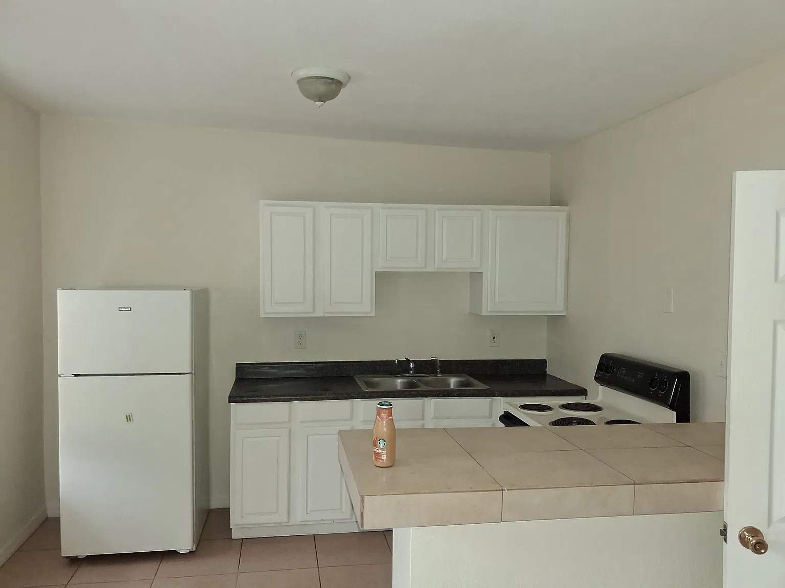 1 bed, 990 sqft, $800 — Photo 3
