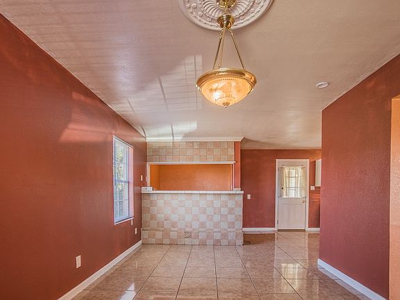 5th image of 1016 Garnet Ave