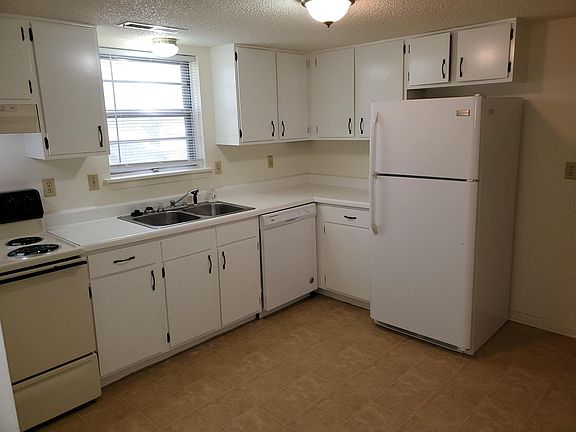 5th image of 4825 Meadow Lark Ln #A