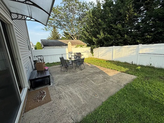 Cypress Ave — Photo 13