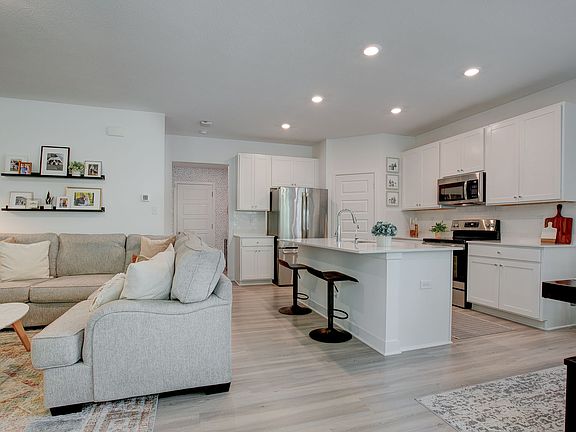 5th image of 6480 Apperson Dr