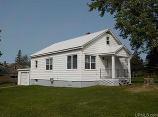 41 2nd St, Gaastra, MI 49927