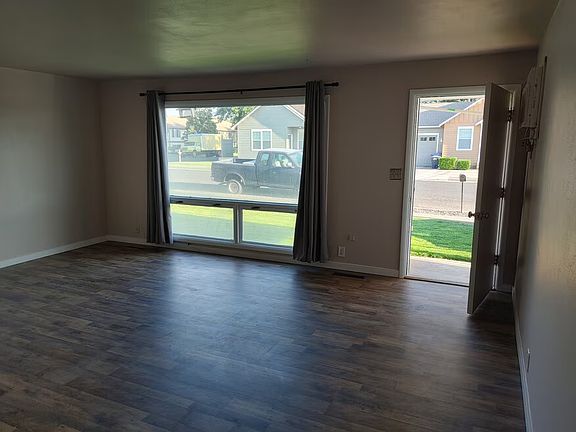3rd image of 214216 E 6th Ave #214