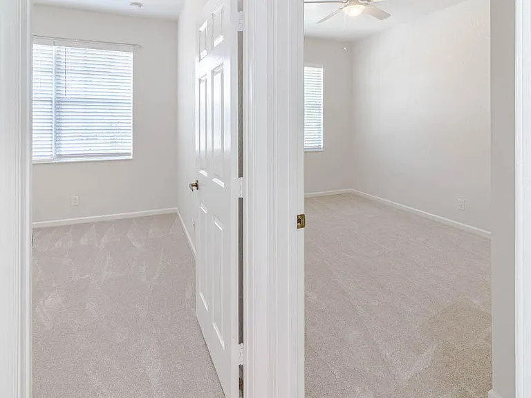 356 SE Bloxham Way — Photo 45