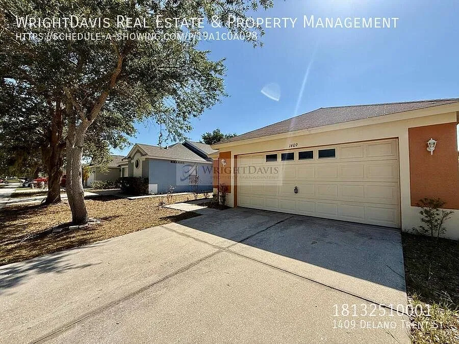 Charming 3/3 Ruskin Home Great Location & Space — Photo 2