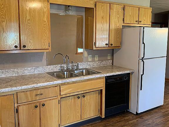 Garbage disposal is newer.