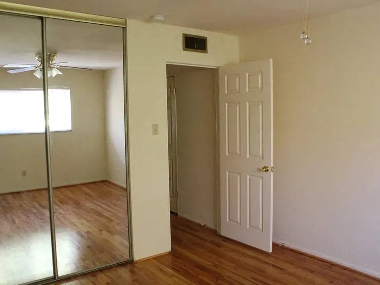 White Bluff Apartments — Photo 30