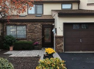 519 Barberry Ln, New Windsor, NY 12553