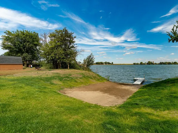 4 W Clear Lake Dr, Ceylon, MN 56121