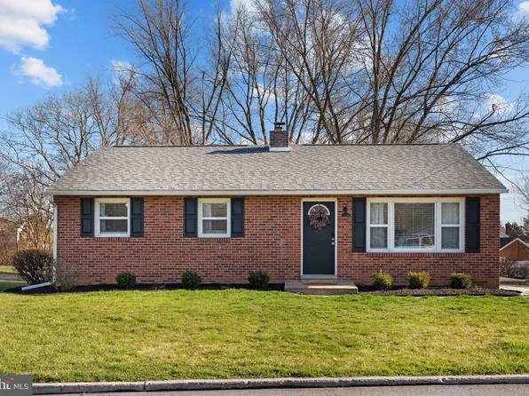 205 Peach Ave, Hershey, PA 17033