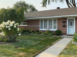 1137 E Barrett Ave, Madison Heights, MI 48071