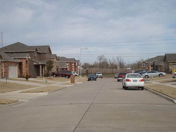 4th image of 1410 Everglades Ct