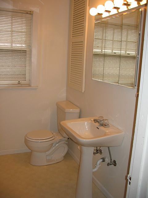 2nd image of 28 N Meadowcroft Ave