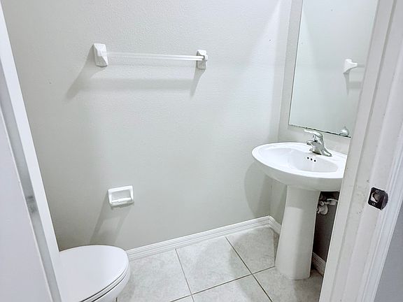 4th image of 7109 Amelia Cove Ct