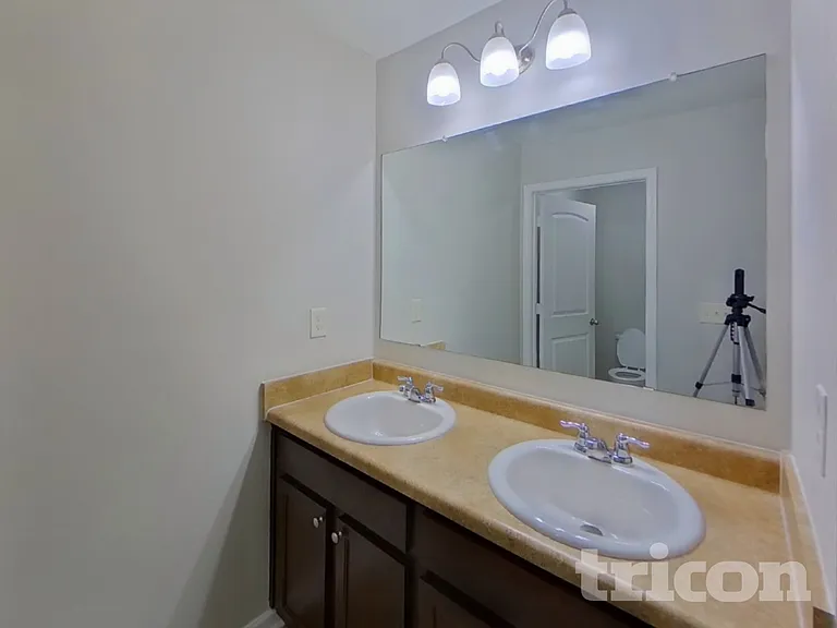 438 Lake Ridge Ln — Photo 14