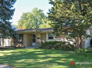 108 Saint Armand Ln, Wheeling, IL 60090