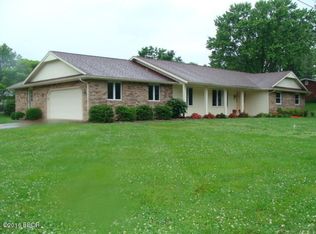 520 E Clark Trl, Herrin, IL 62948