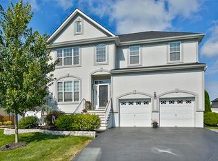 11 Carnation Rd, Monroe Twp, NJ 08831