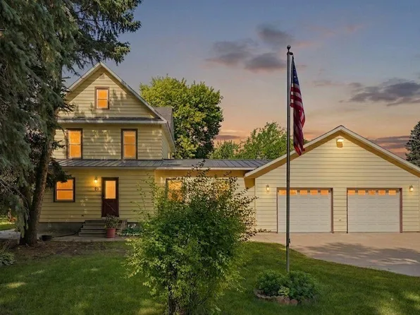 120 3rd St W, Hector, MN 55342