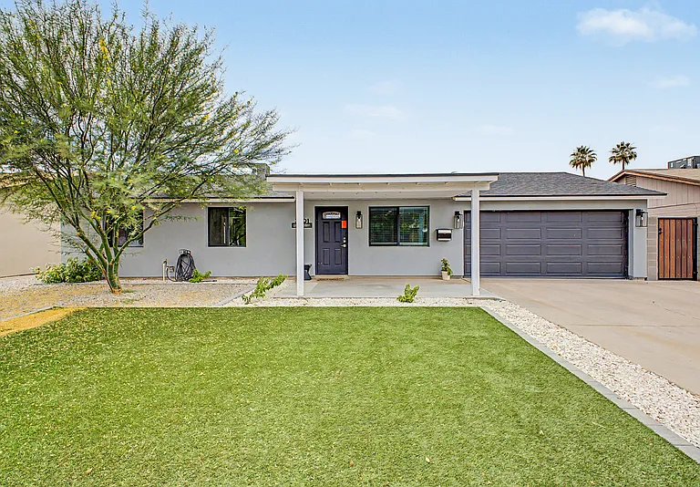 3701 E Ludlow Dr — Photo 19