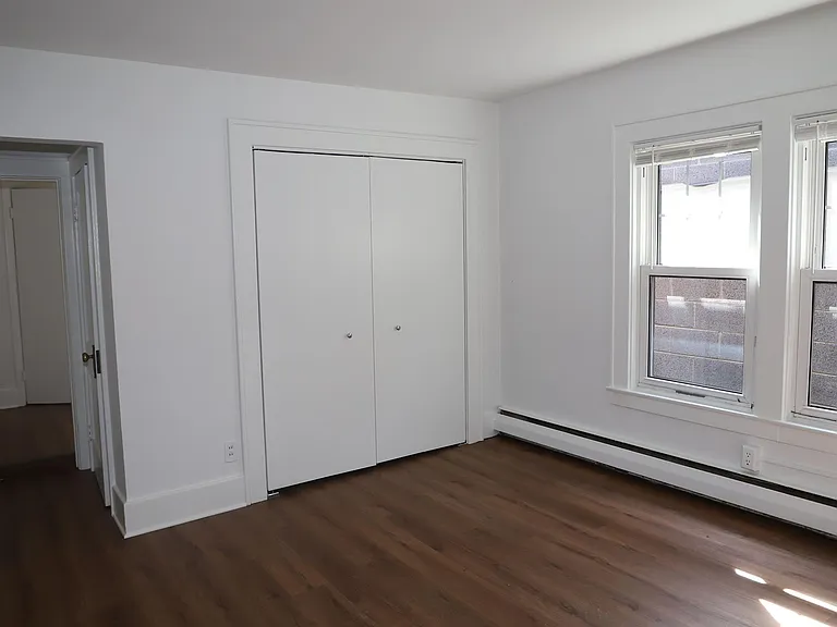 271 W Maple Rd #5 — Photo 5