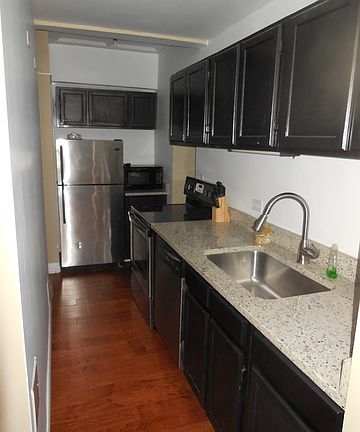 3rd image of 1211 N La Salle St #604