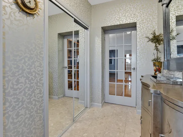 82 West End Avenue image 42 of 54