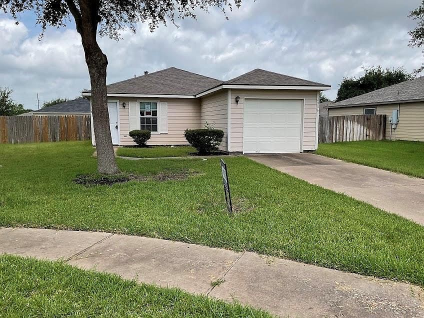 1st image of 6906 Lost Timber Ln