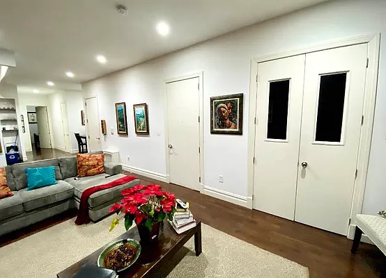 Rented by Voro New York | media 26