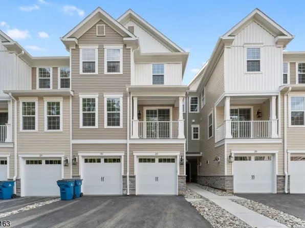 221 Myrtle Rd, Warren Twp., NJ 07059