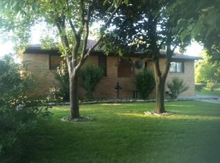 22435 E Thirteen Mile Rd, Saint Clair Shores, MI 48082