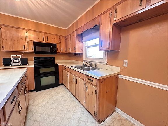 5th image of 6727 Kathy Lynn Pl