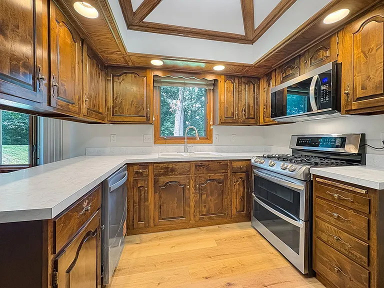 5674 Arthur St NE — Photo 11