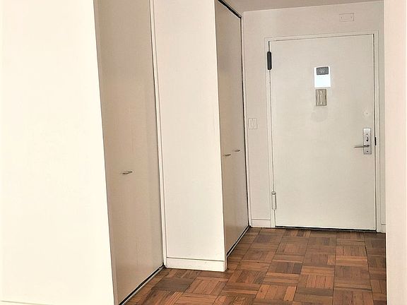 4th image of 333 E 49th St APT 1C