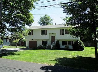 21 Colonial Ave, Barrington, RI 02806