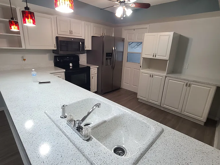18318 Aintree Ct — Photo 21