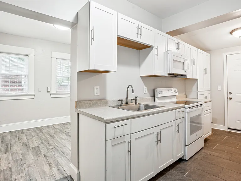 1643 Ralph David Abernathy Blvd SW #B — Photo 2