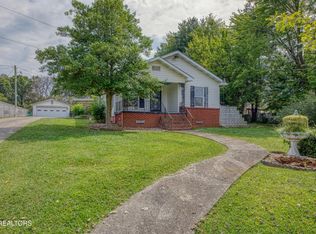 1308 McArthur Rd, Maryville, TN 37804