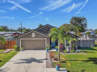 452 SE Asbury Ln, Port Saint Lucie, FL 34983