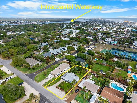 4th image of 702 OCEAN AVENUE