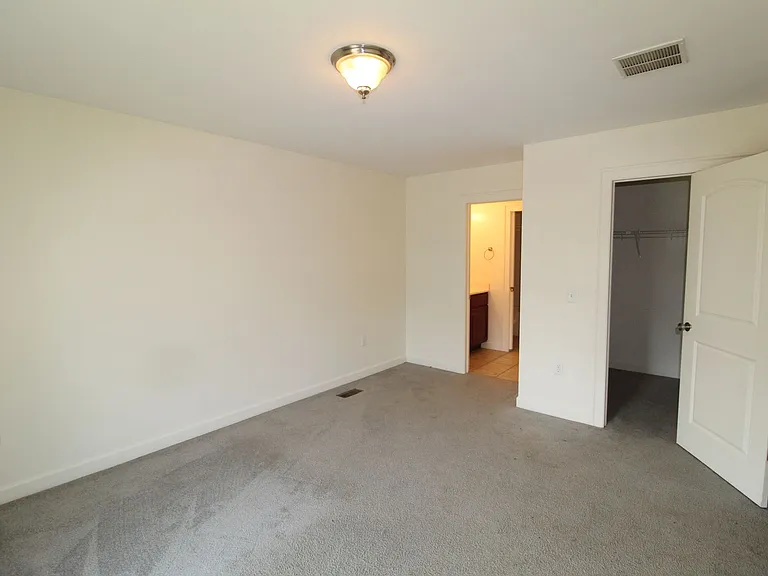 301 W Market St — Photo 31